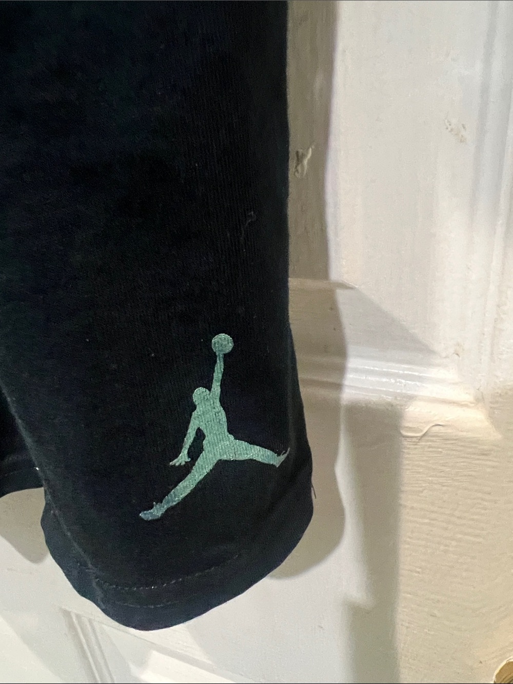 Jordan Black Oversized Crewneck Shirt - Picture 3 of 8